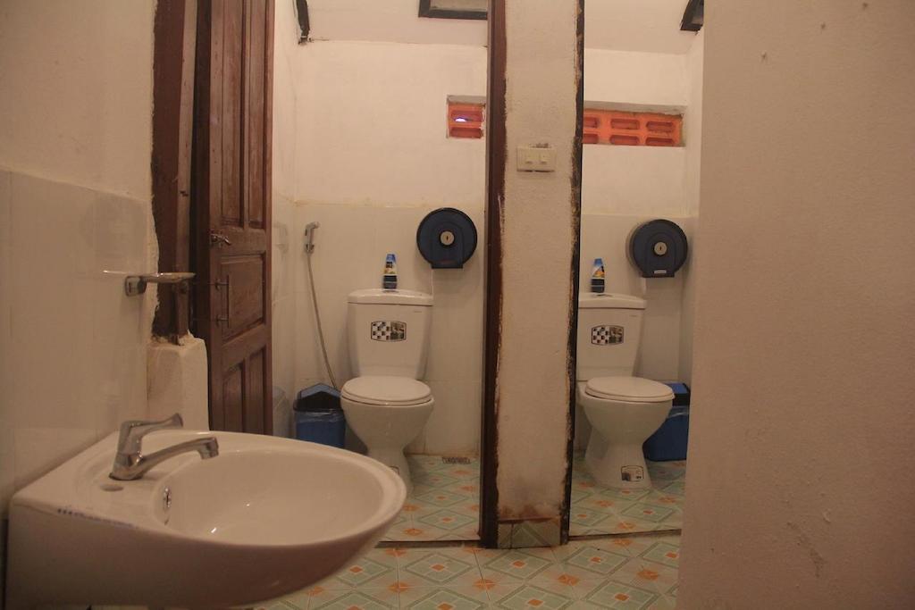 Lpq Backpackers Hostel Luang Prabang Rum bild