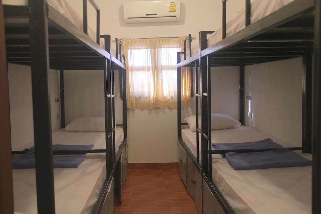 Lpq Backpackers Hostel Luang Prabang Rum bild