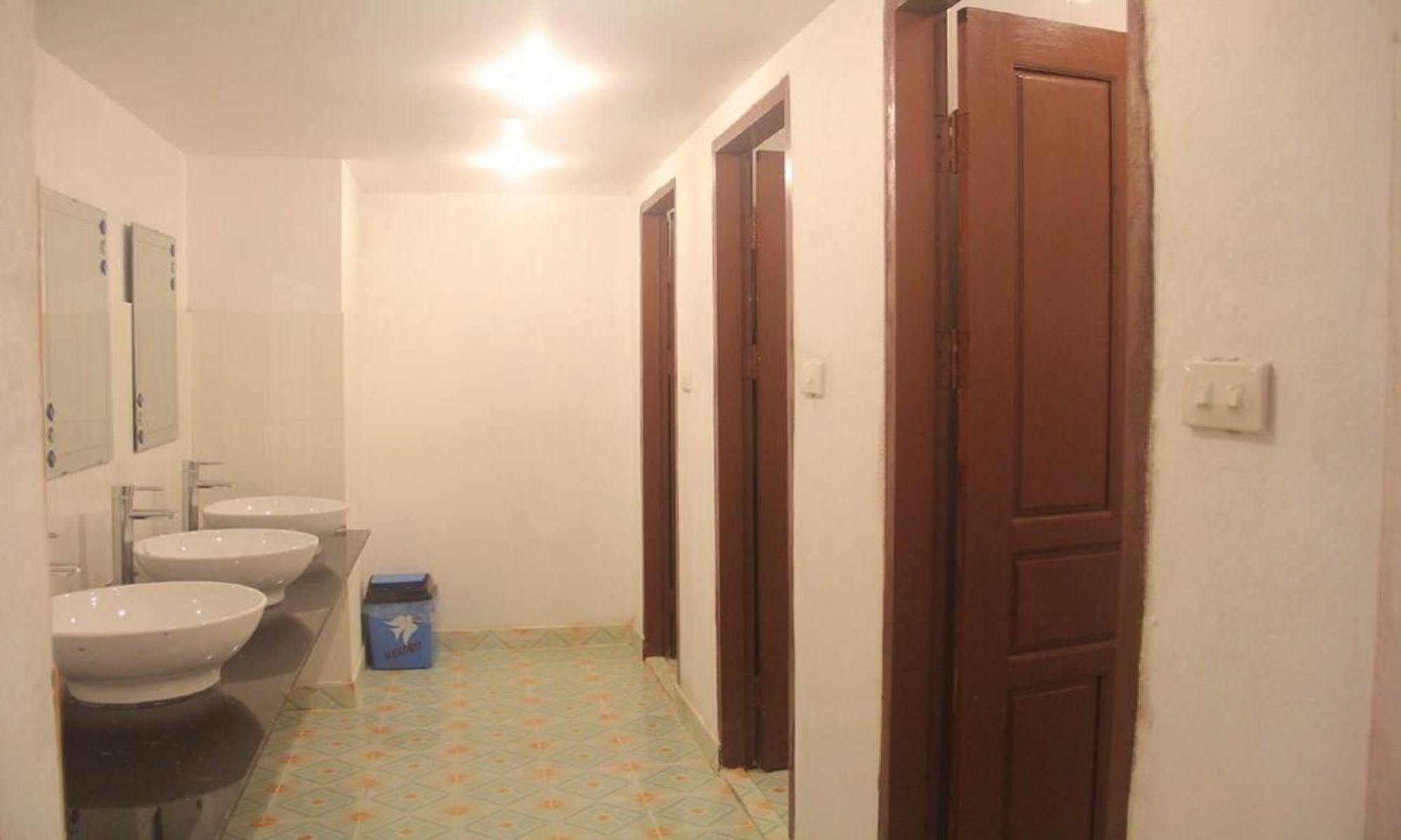 Lpq Backpackers Hostel Luang Prabang Exteriör bild